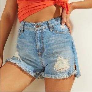 GUESS Claudia Super
High-Rise Frayed Denim
Shorts